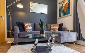 Bright Cheery 4 Bd Apartment By Brighton Station